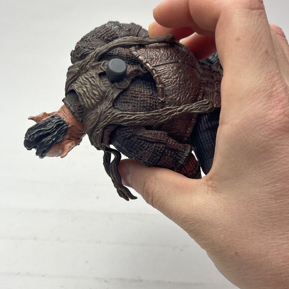 Toy Biz Lord of the Rings Two Towers Dungeons of Isengard Orc Captain 6" Figure - Picture 11 of 12